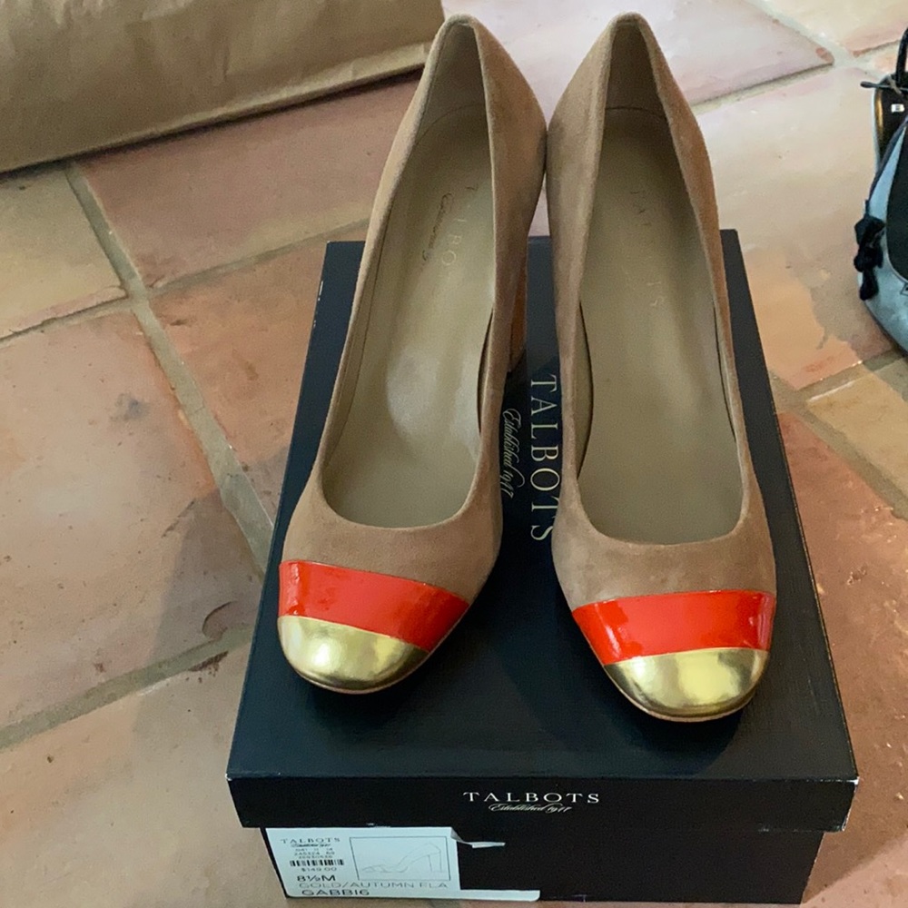 BRAND NWT Heels